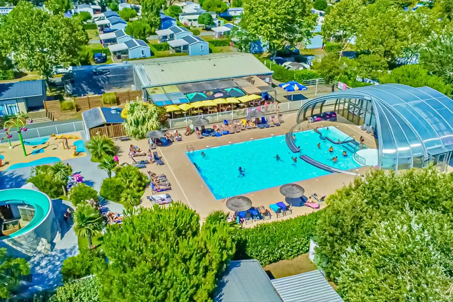 Dôme piscine Camping le Beaulieu