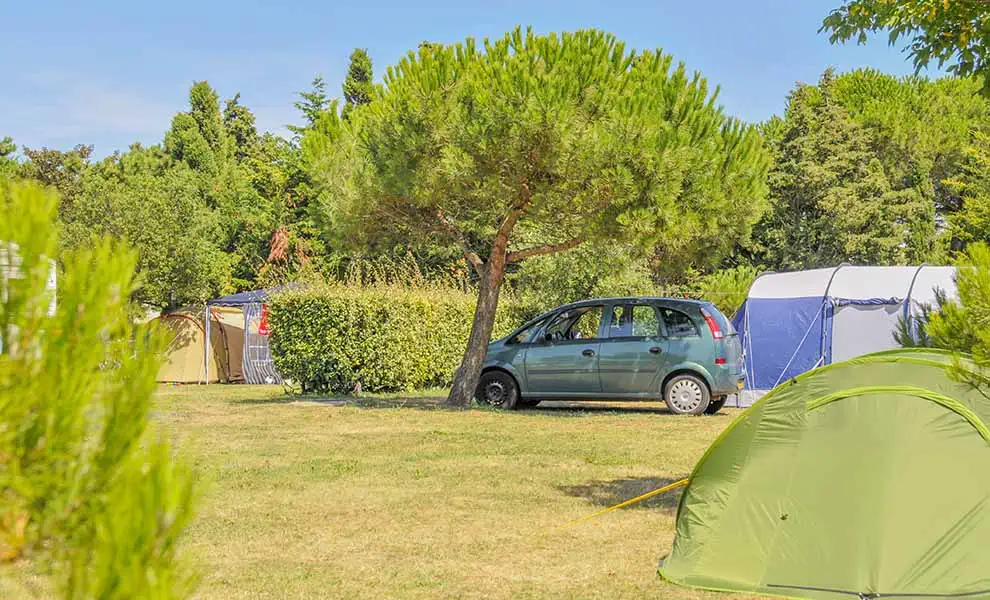 Emplacement Camping-Car Caravanes